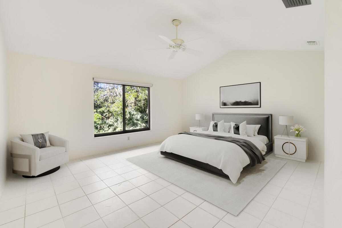 1828 NW Buttonbush Circle