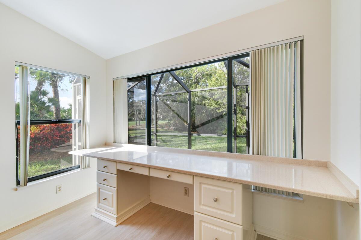 1828 NW Buttonbush Circle