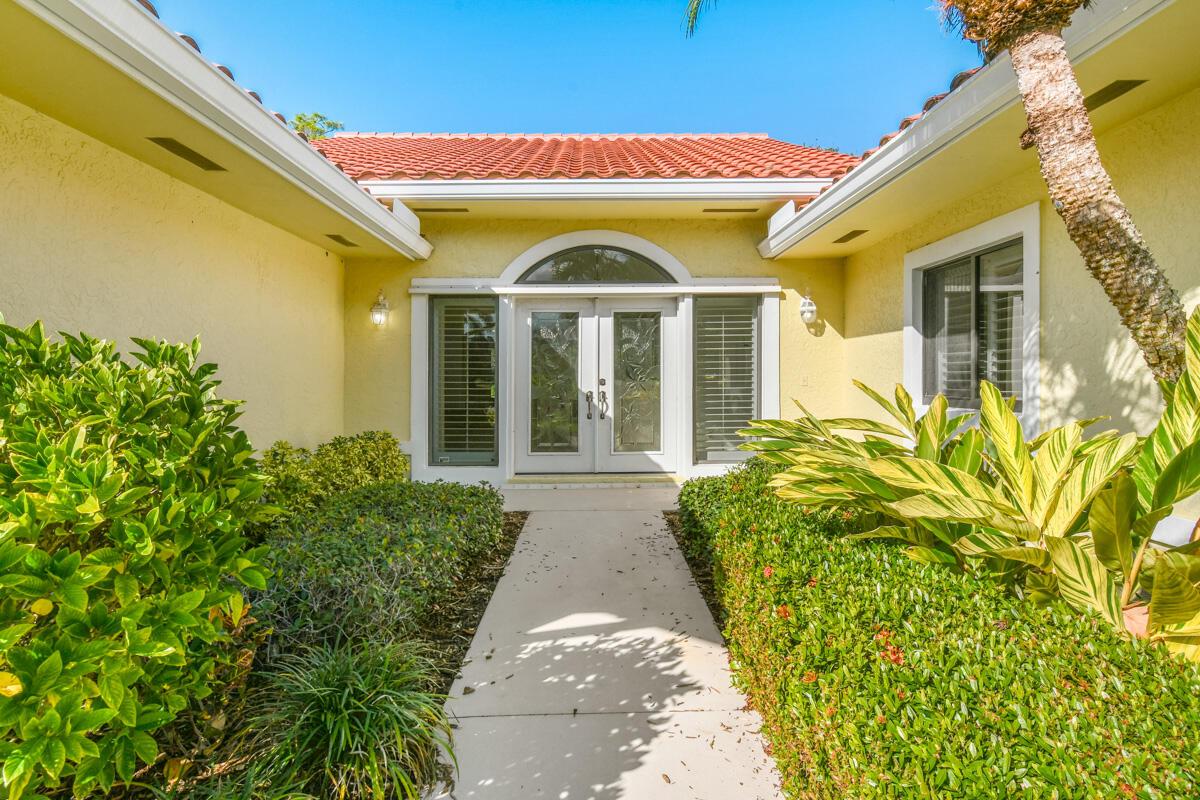 1828 NW Buttonbush Circle