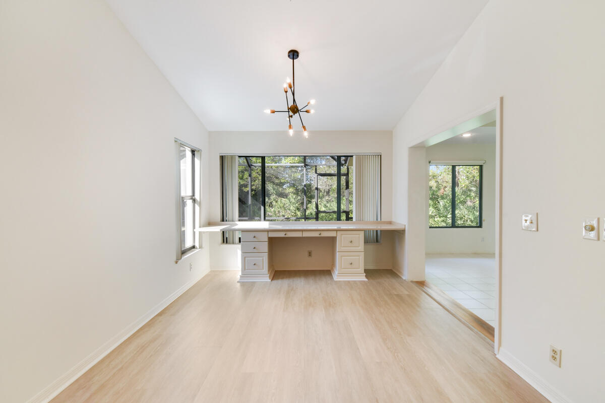 1828 NW Buttonbush Circle