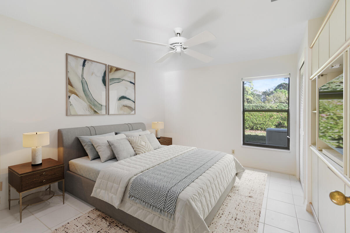 1828 NW Buttonbush Circle