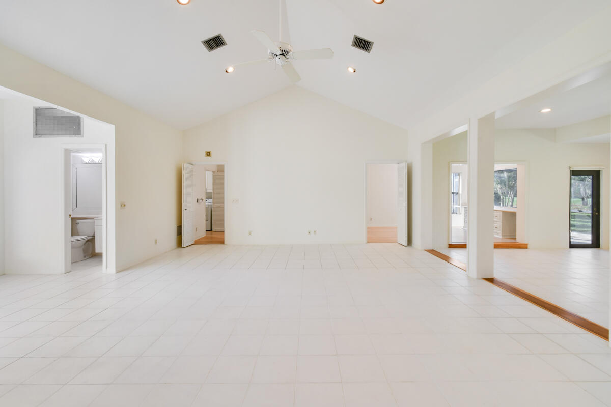 1828 NW Buttonbush Circle