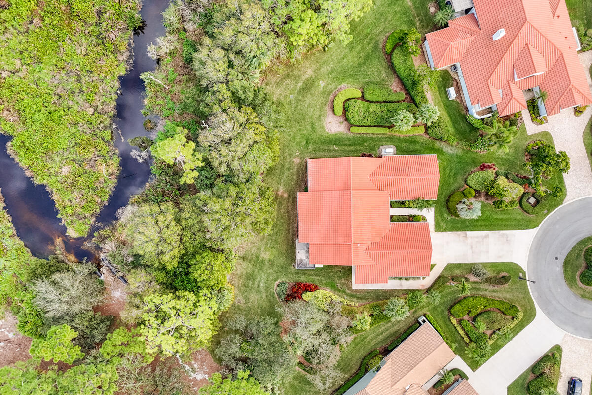 1828 NW Buttonbush Circle