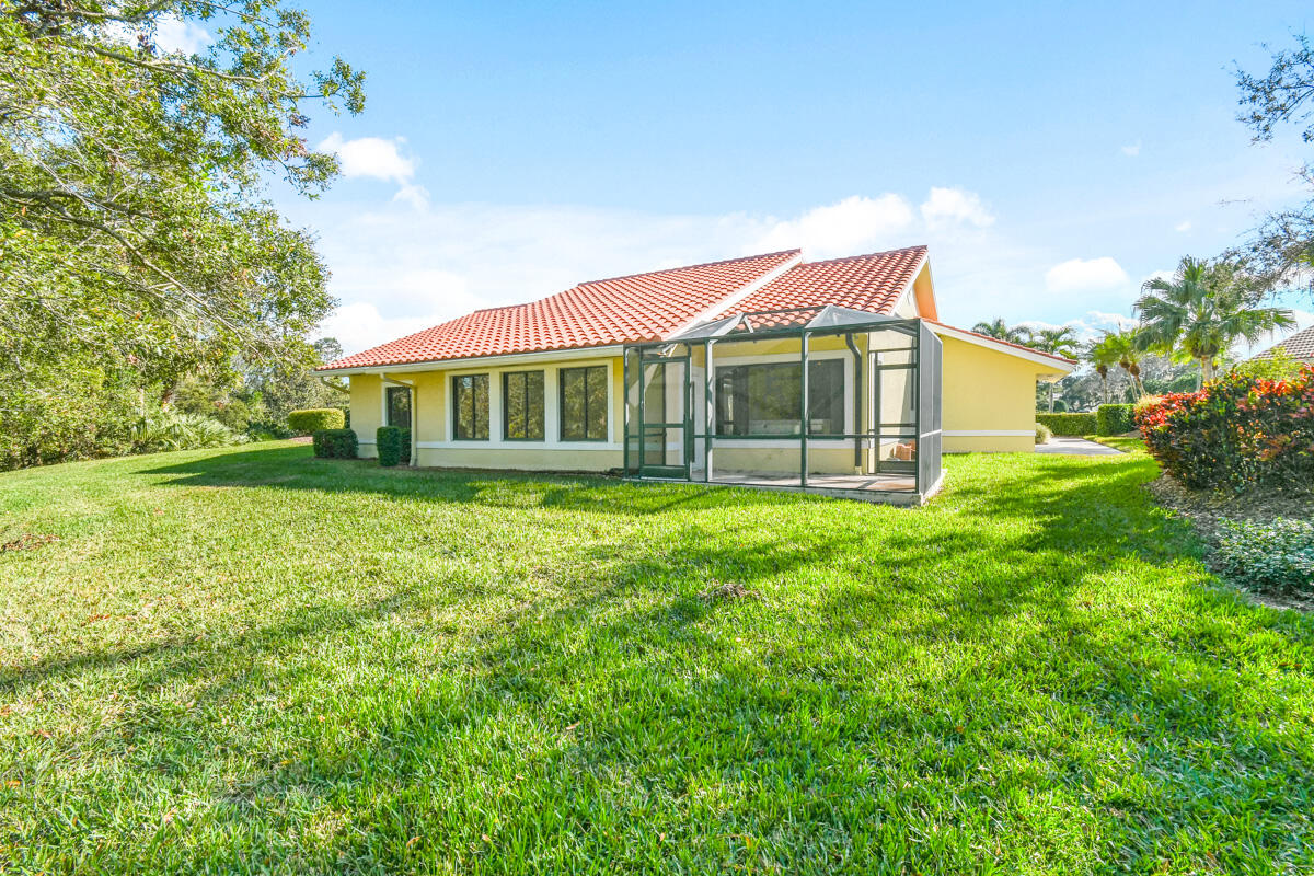 1828 NW Buttonbush Circle