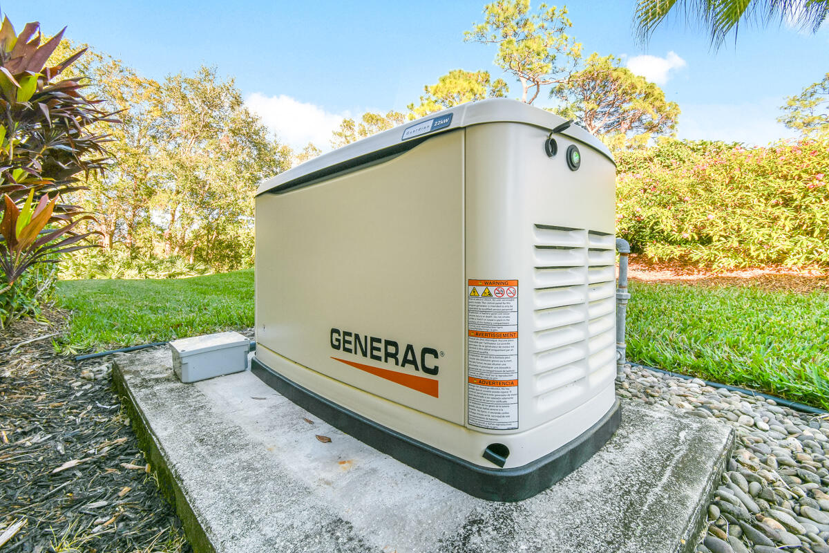 1828 NW Buttonbush Circle