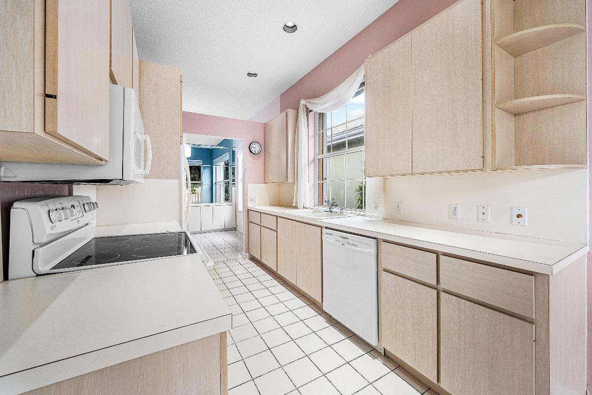 1115 Gator Trail, West Palm Beach