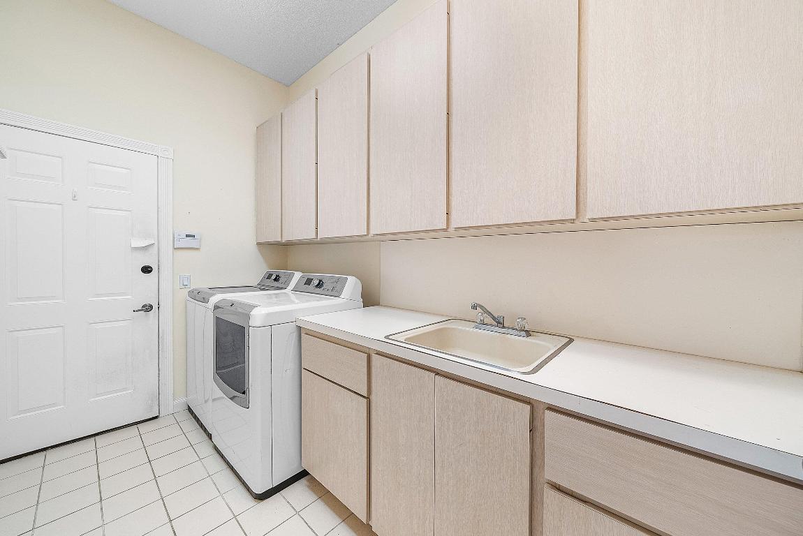 1115 Gator Trail, West Palm Beach