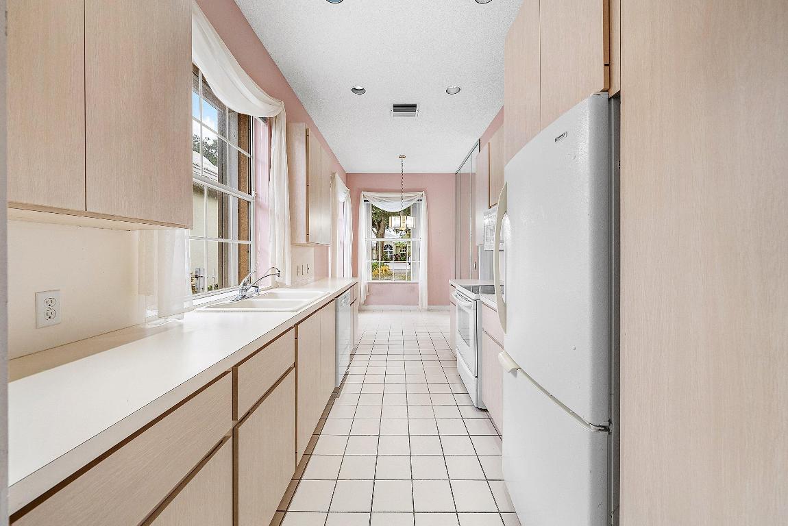 1115 Gator Trail, West Palm Beach