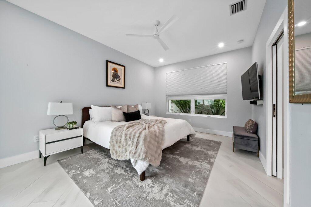 6879 SE South Marina Way