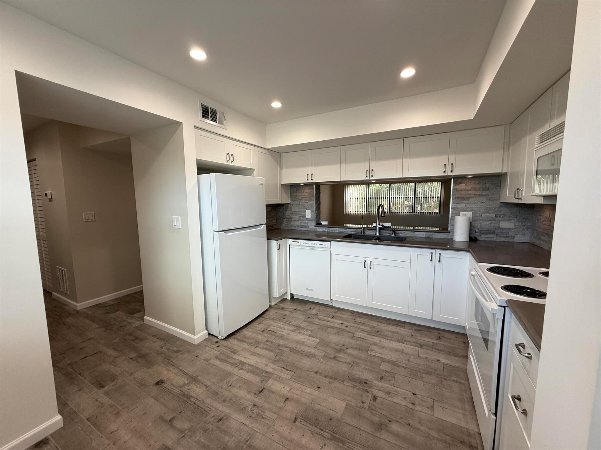 6670 Villa Sonrisa Drive 221