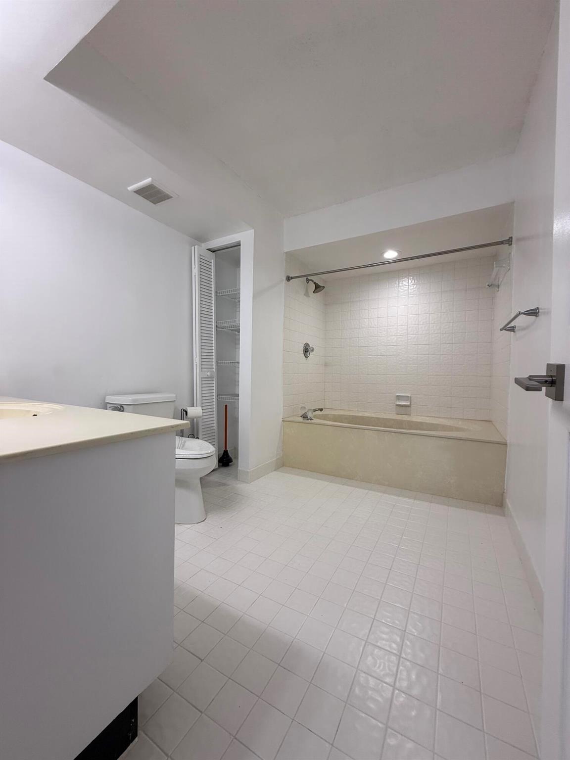 6670 Villa Sonrisa Drive 221