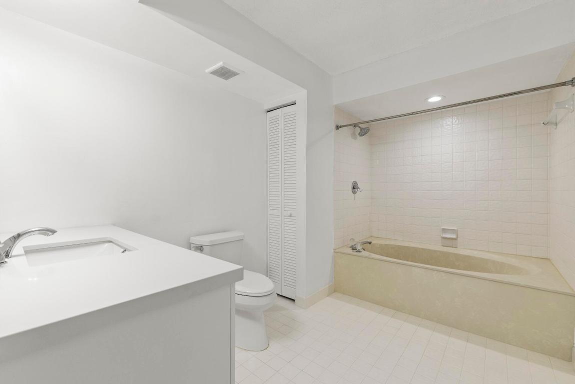 6670 Villa Sonrisa Drive 221