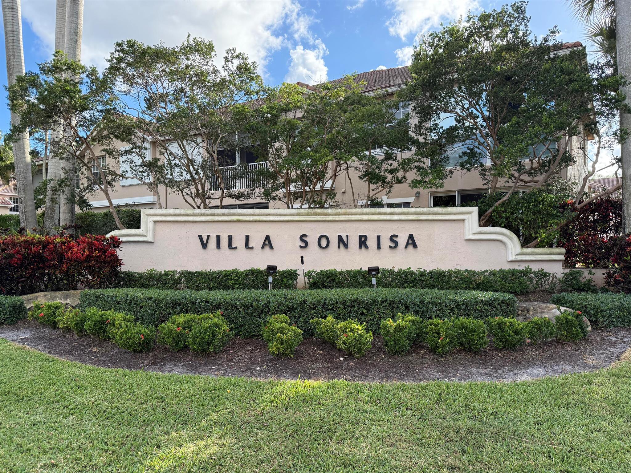 6670 Villa Sonrisa Drive 221