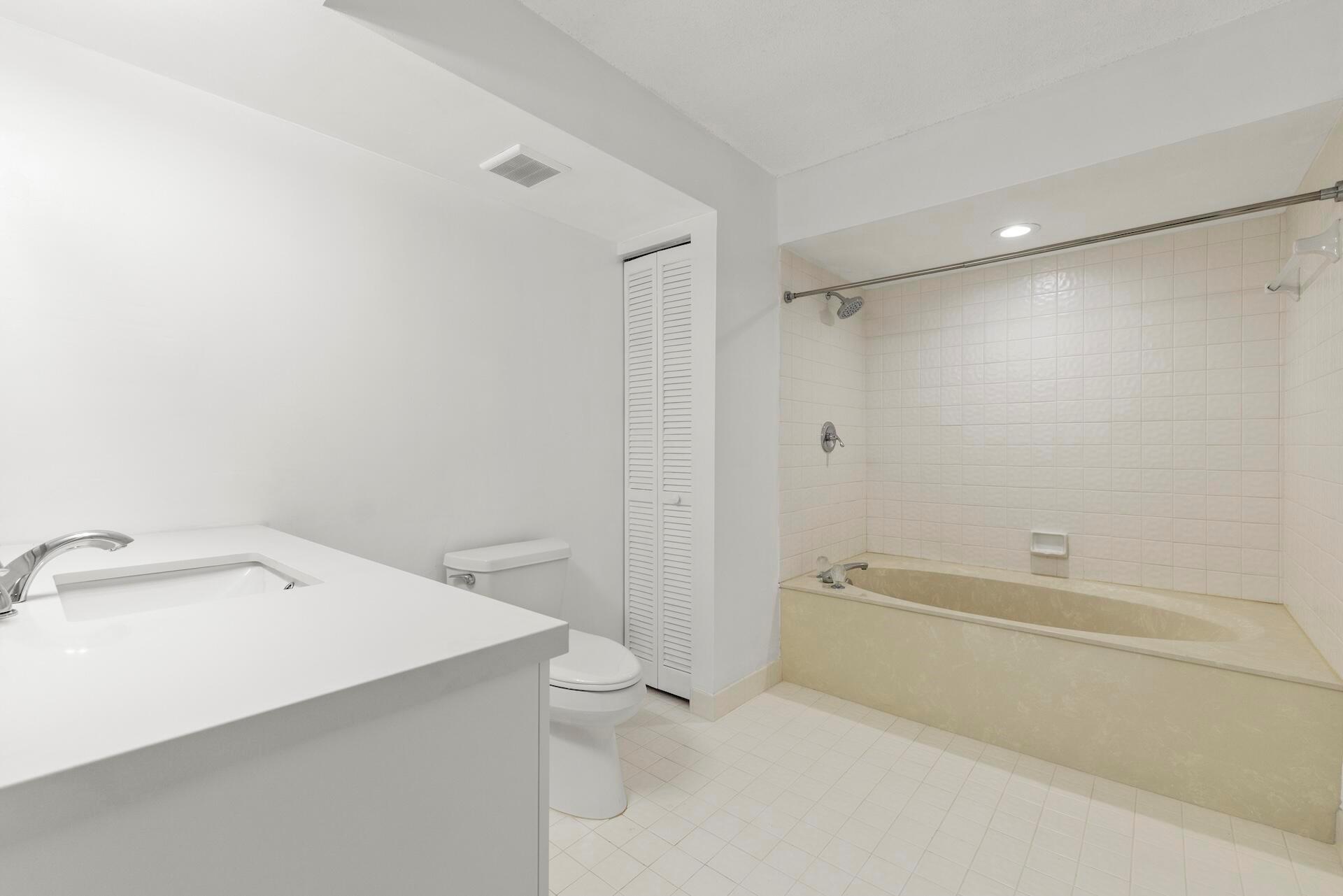 6670 Villa Sonrisa Drive 221