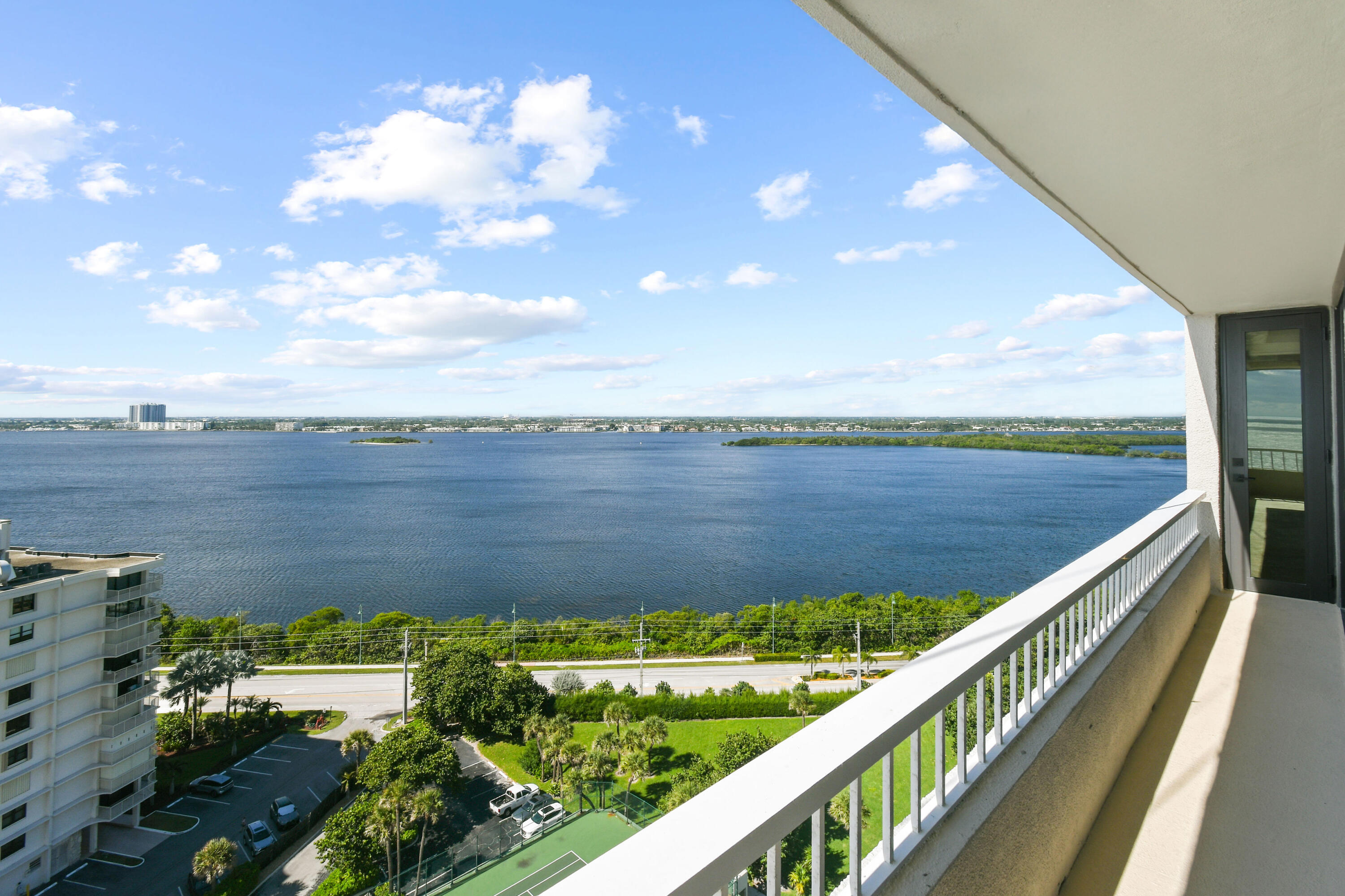 5510 N Ocean Drive 17b