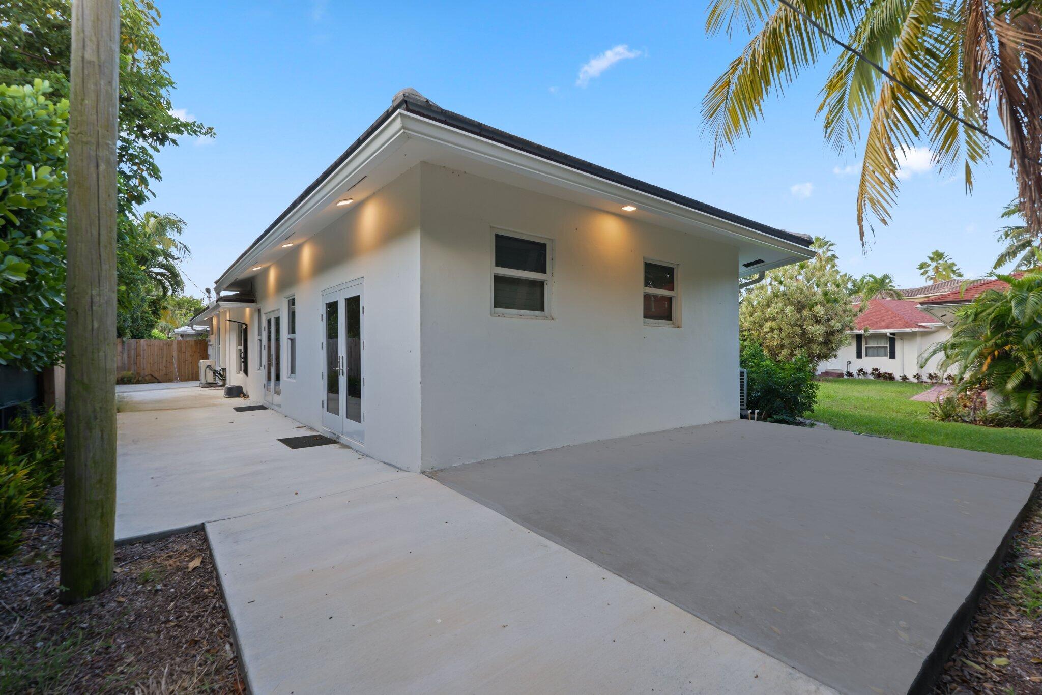 1123 Highland Beach Drive Unit: 1