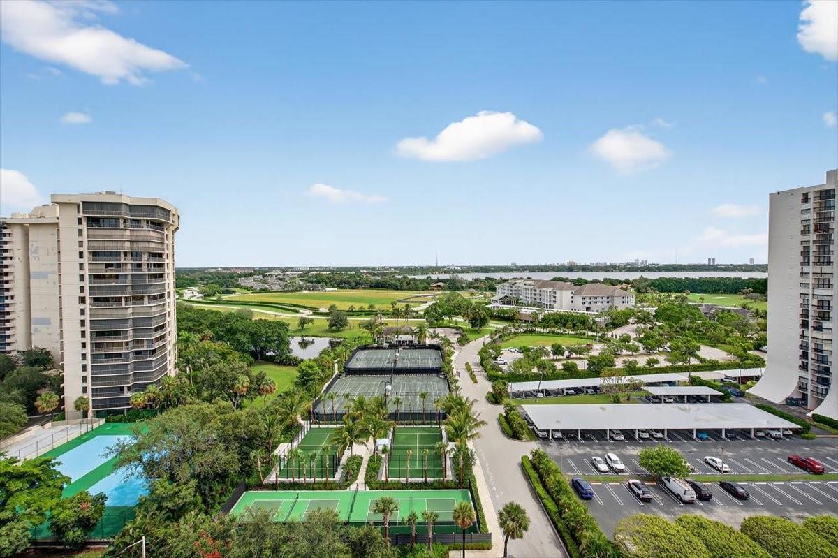 2425 Presidential Way 1502