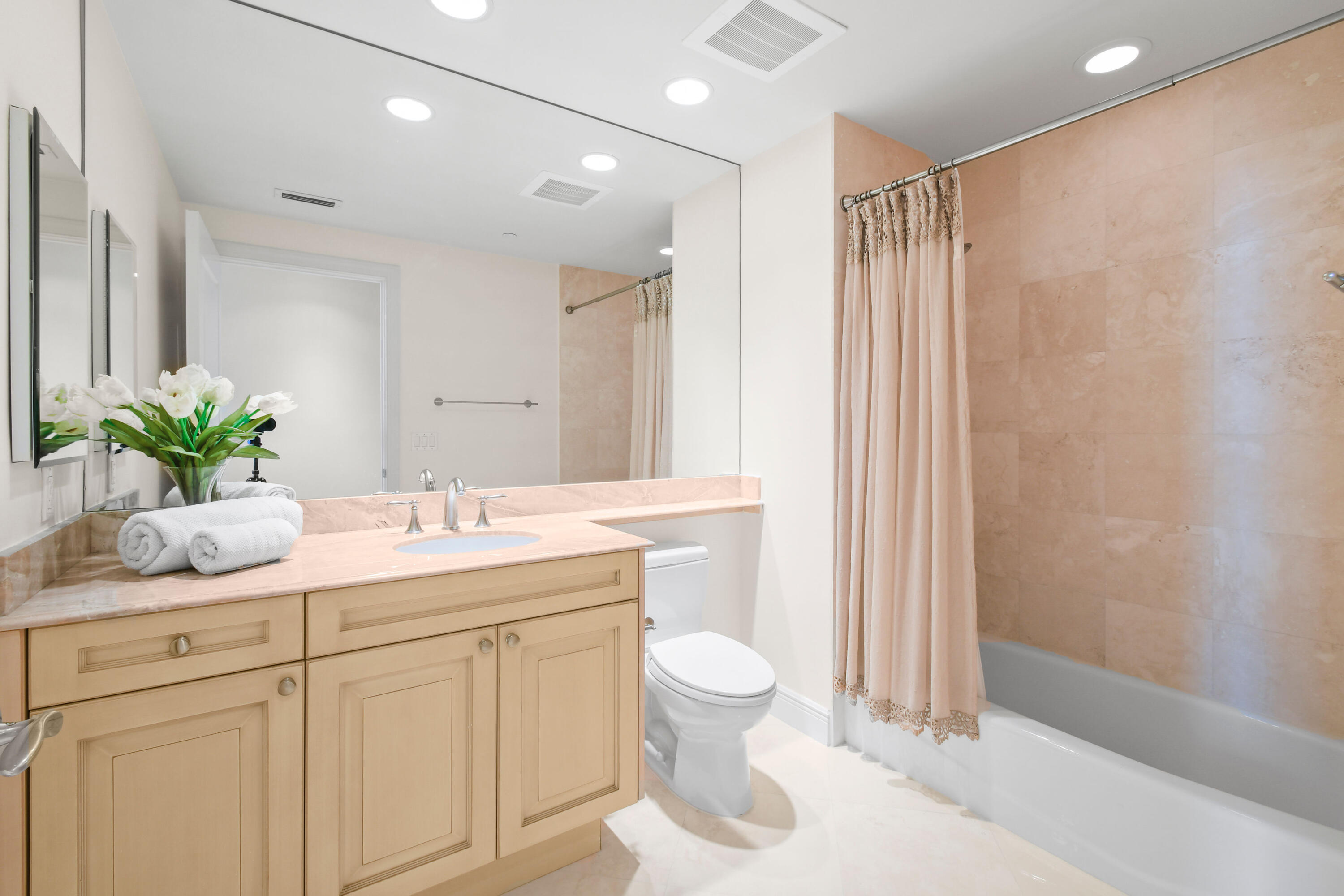 5050 N Ocean Drive 702