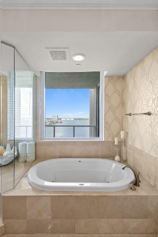 5050 N Ocean Drive 1203