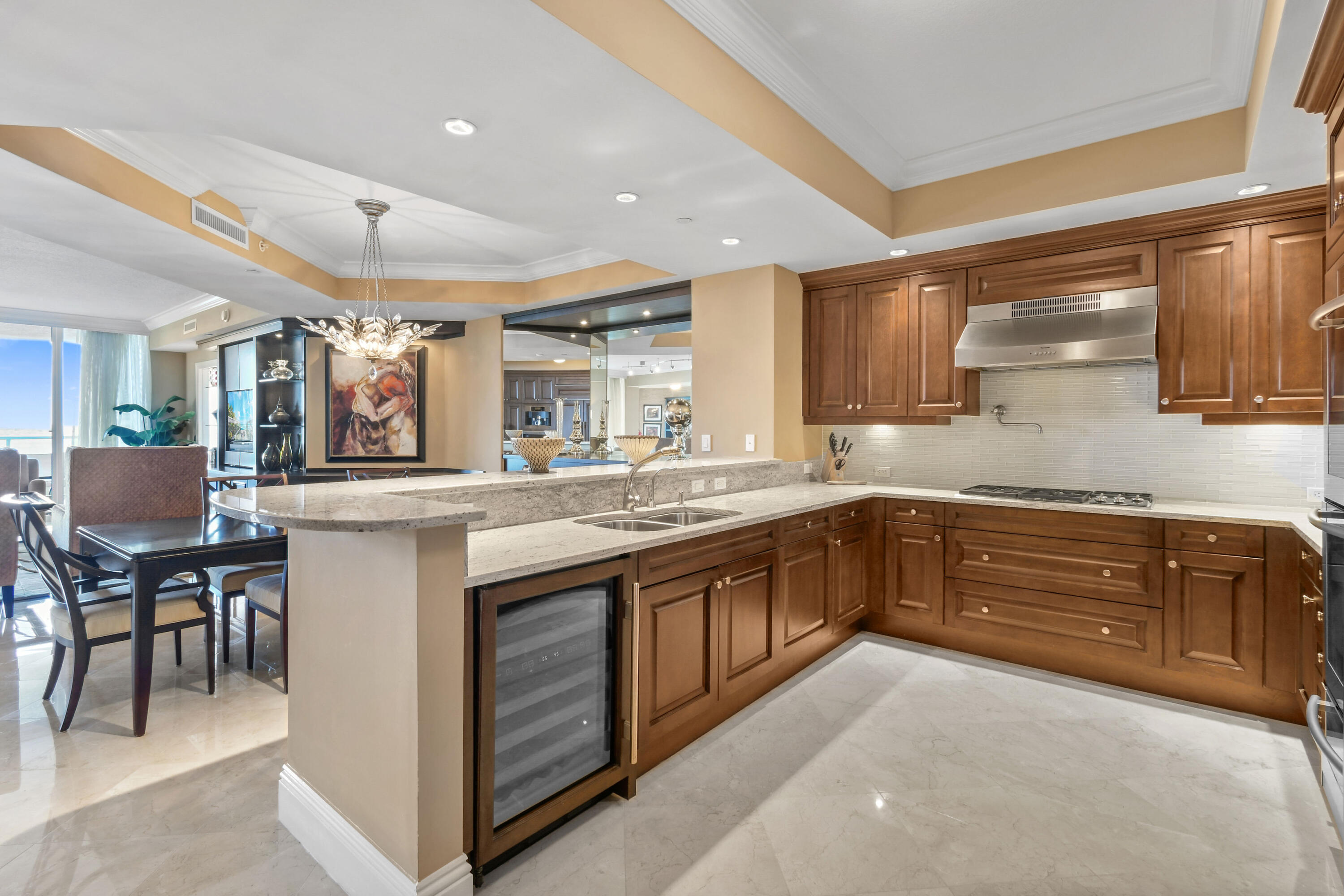 5050 N Ocean Drive 703