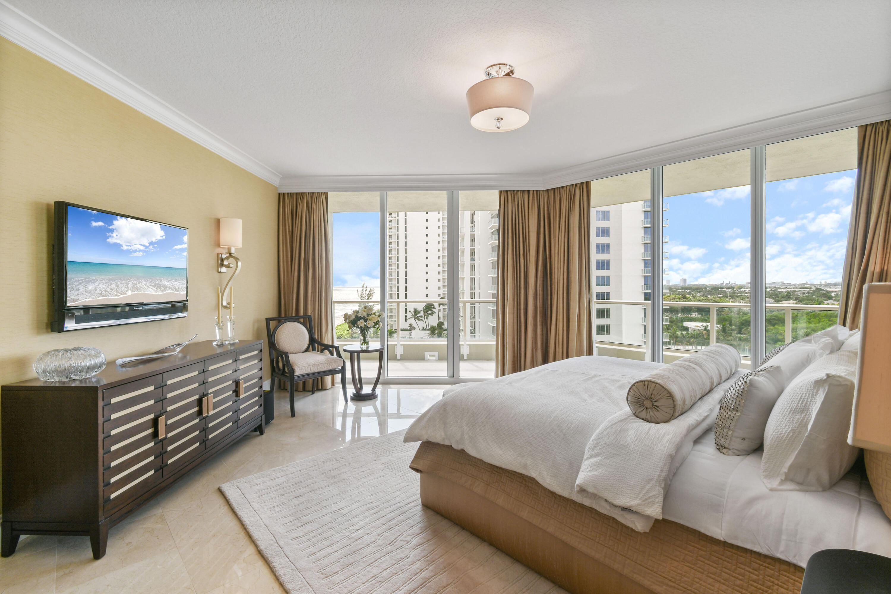 5050 N Ocean Drive 703
