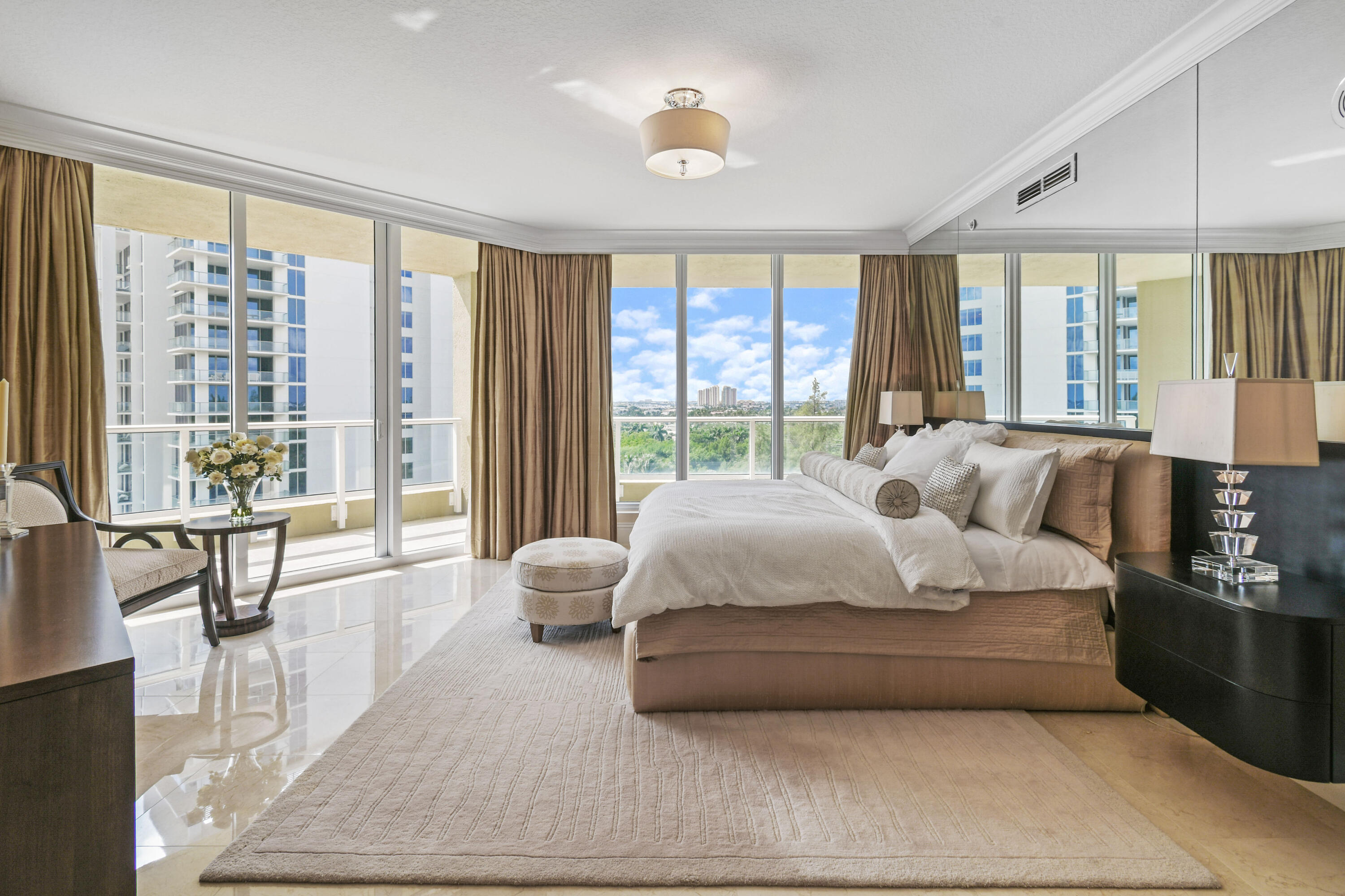 5050 N Ocean Drive 703