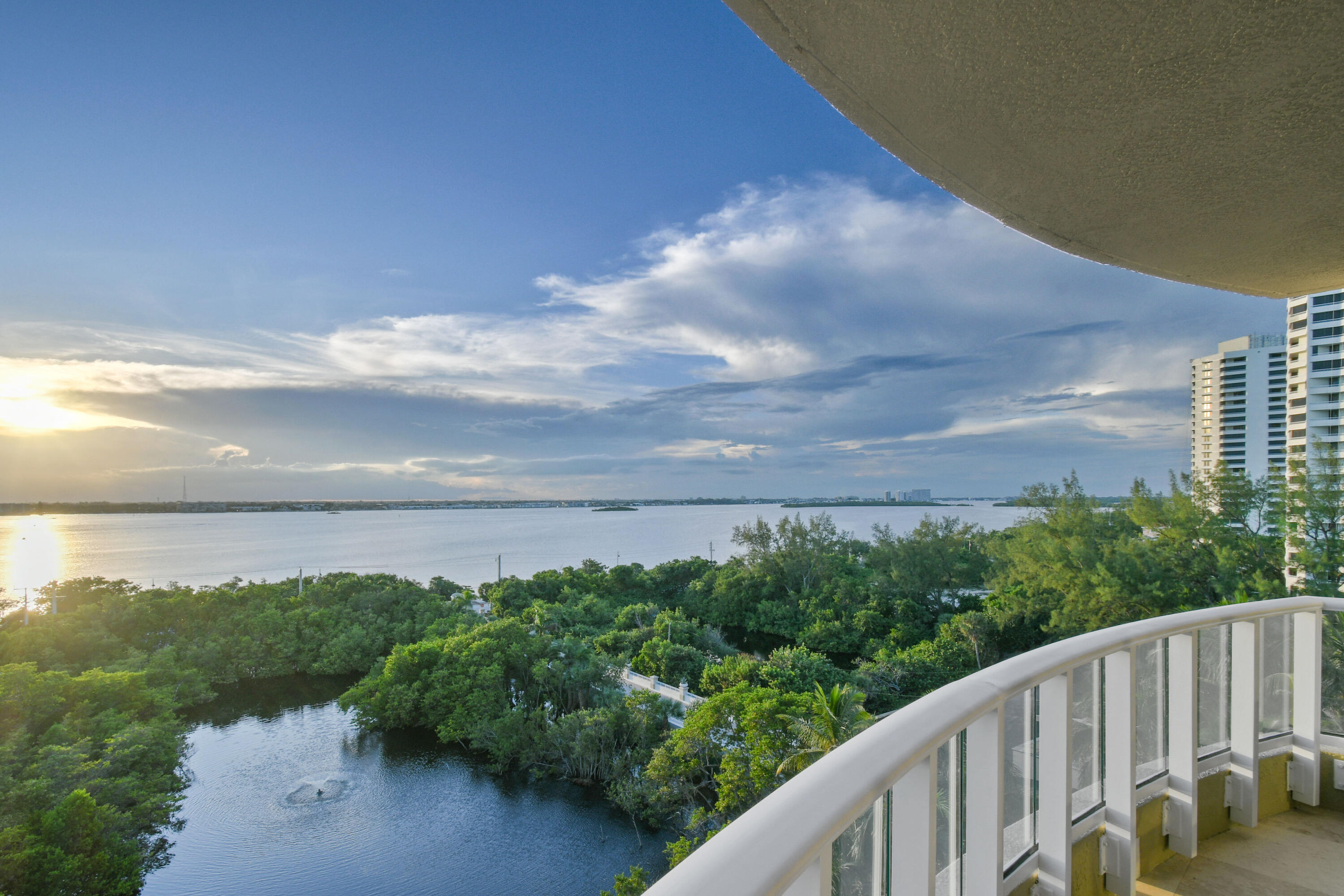 5050 N Ocean Drive 703
