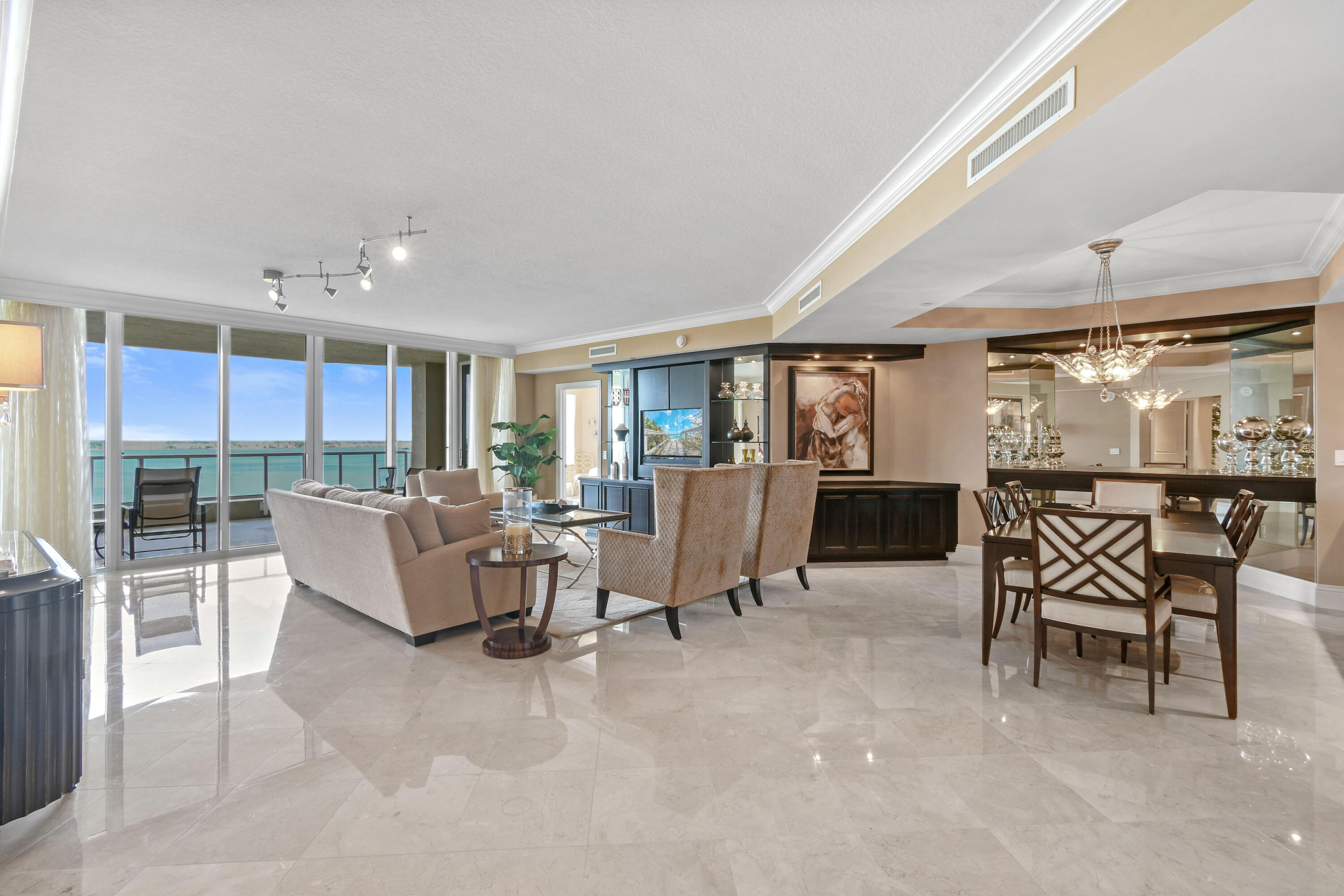 5050 N Ocean Drive 703