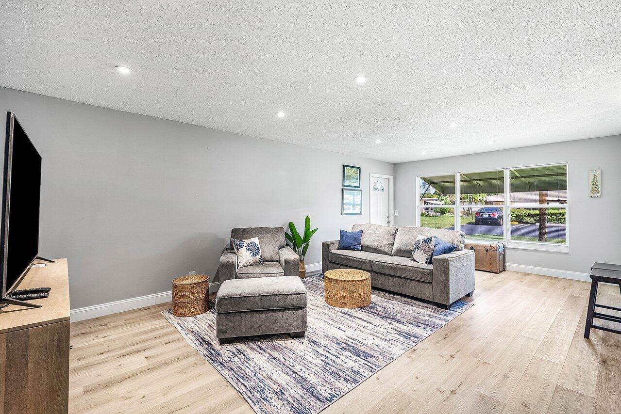 837 North Drive C