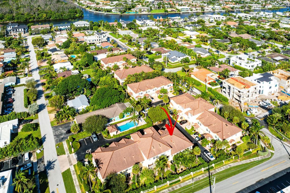 1998 NE 7th Street 101