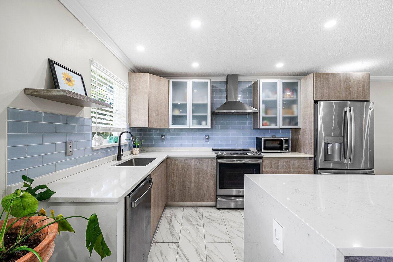 810 High Point Drive W C