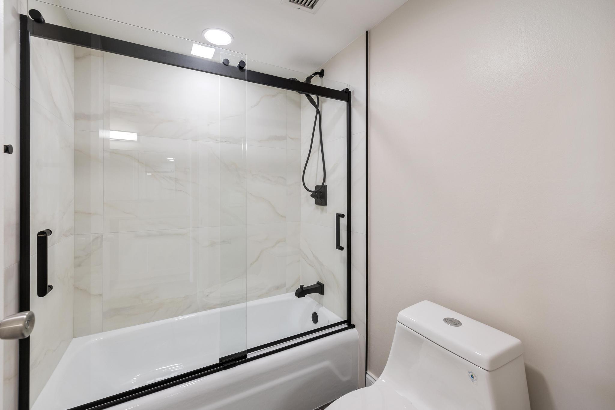 4 Royal Palm Way 2080