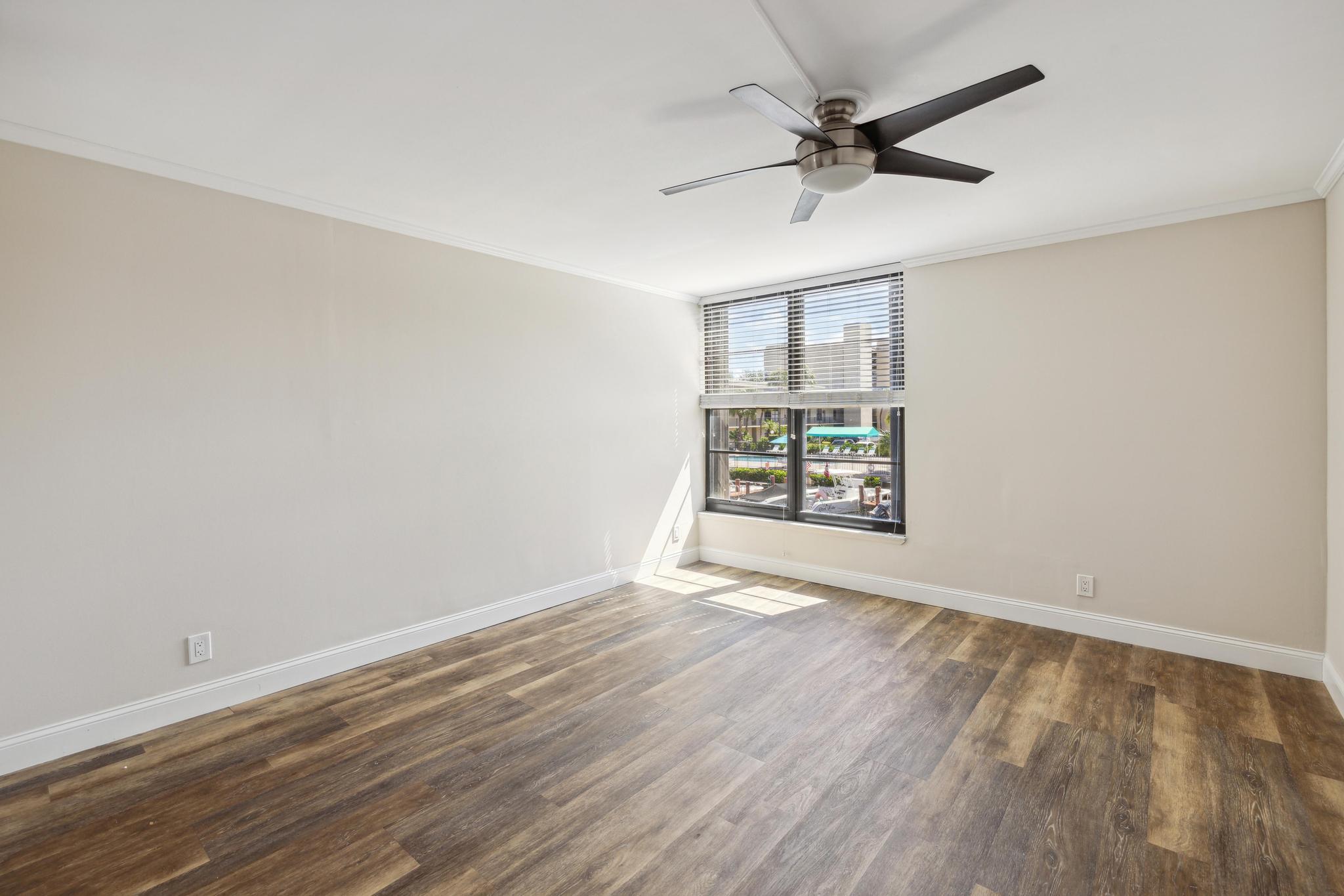 4 Royal Palm Way 2080