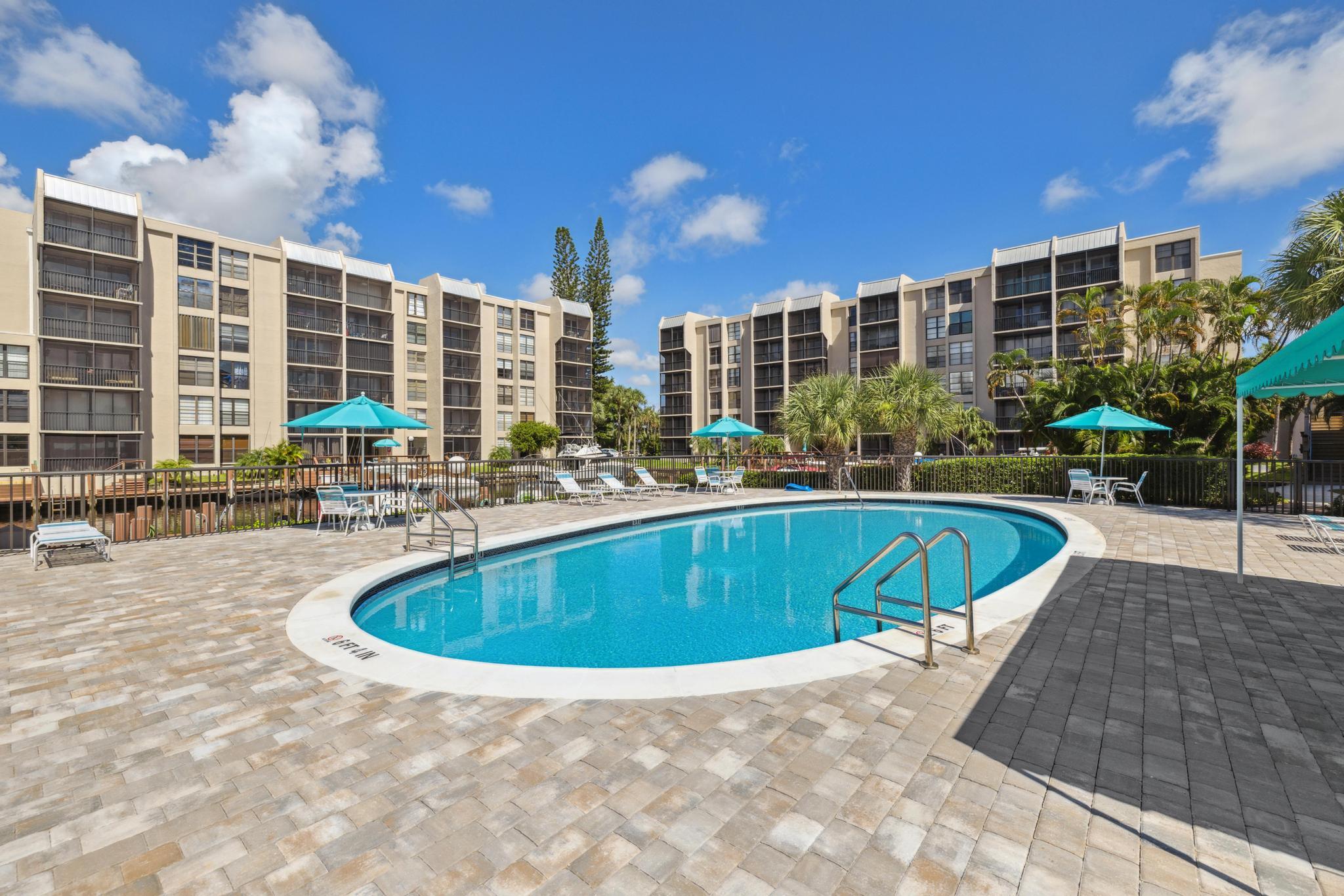 4 Royal Palm Way 2080
