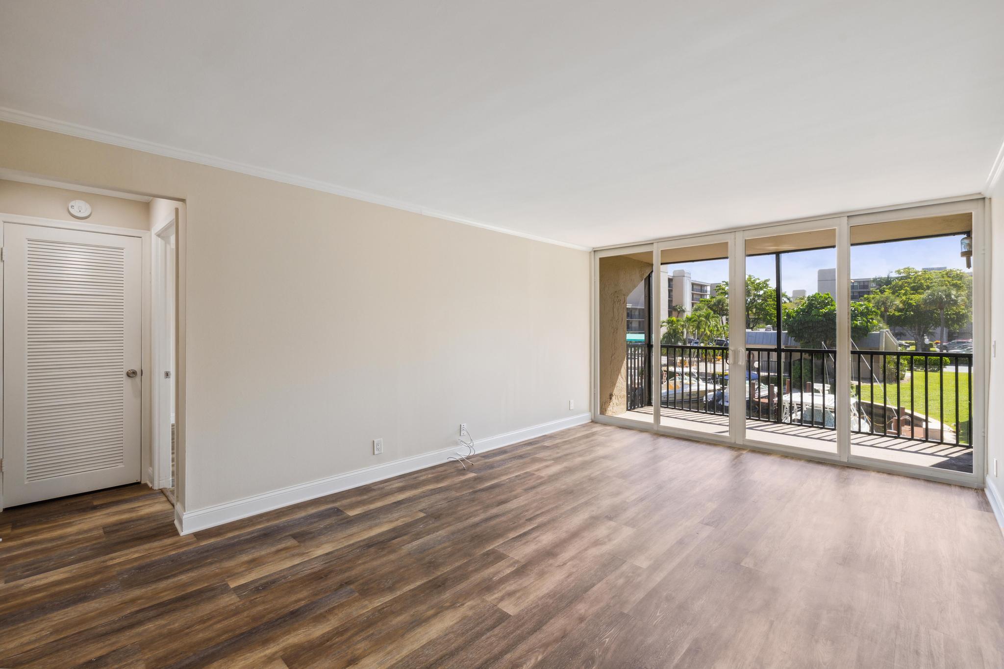 4 Royal Palm Way 2080