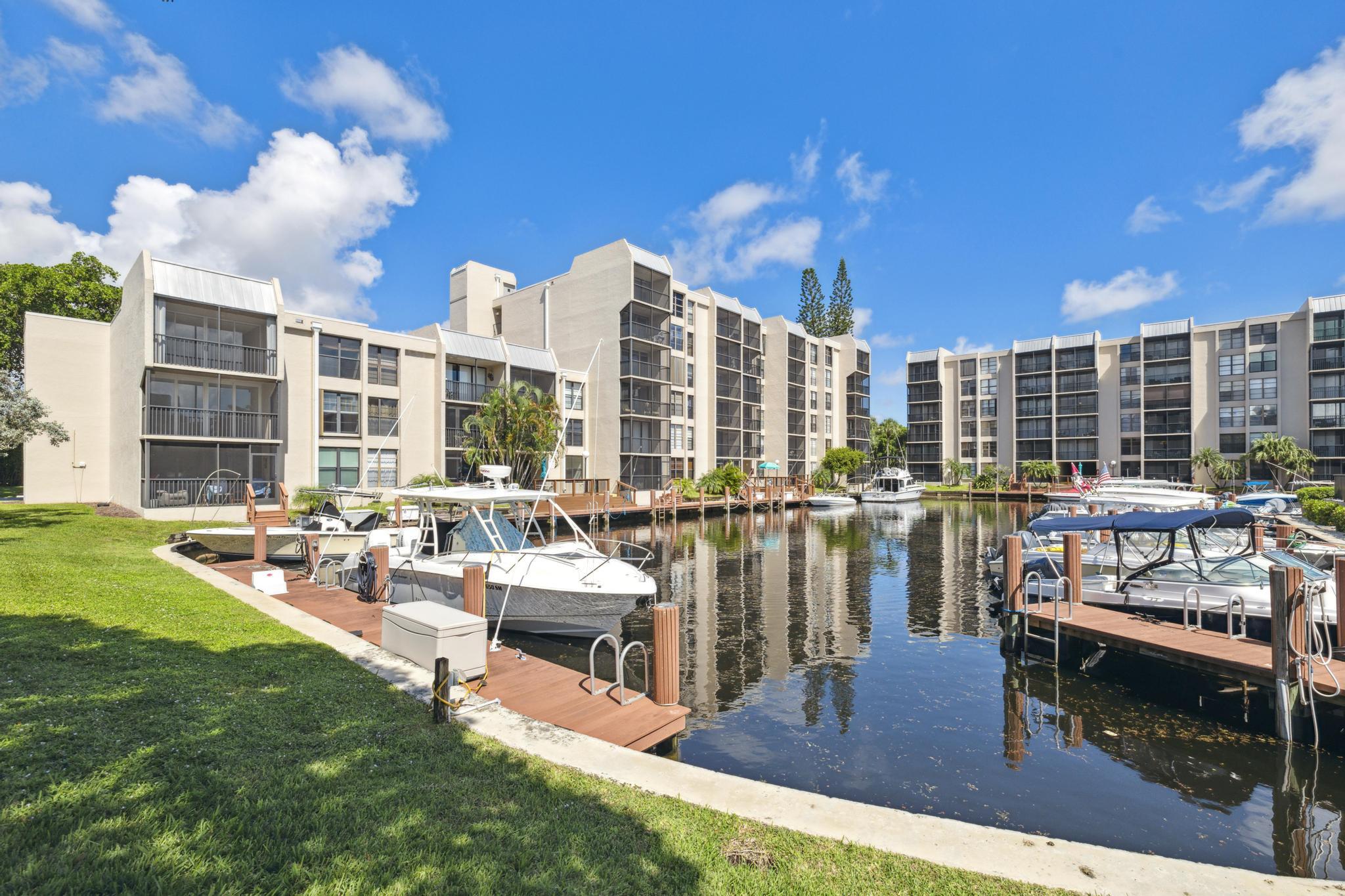 4 Royal Palm Way 2080