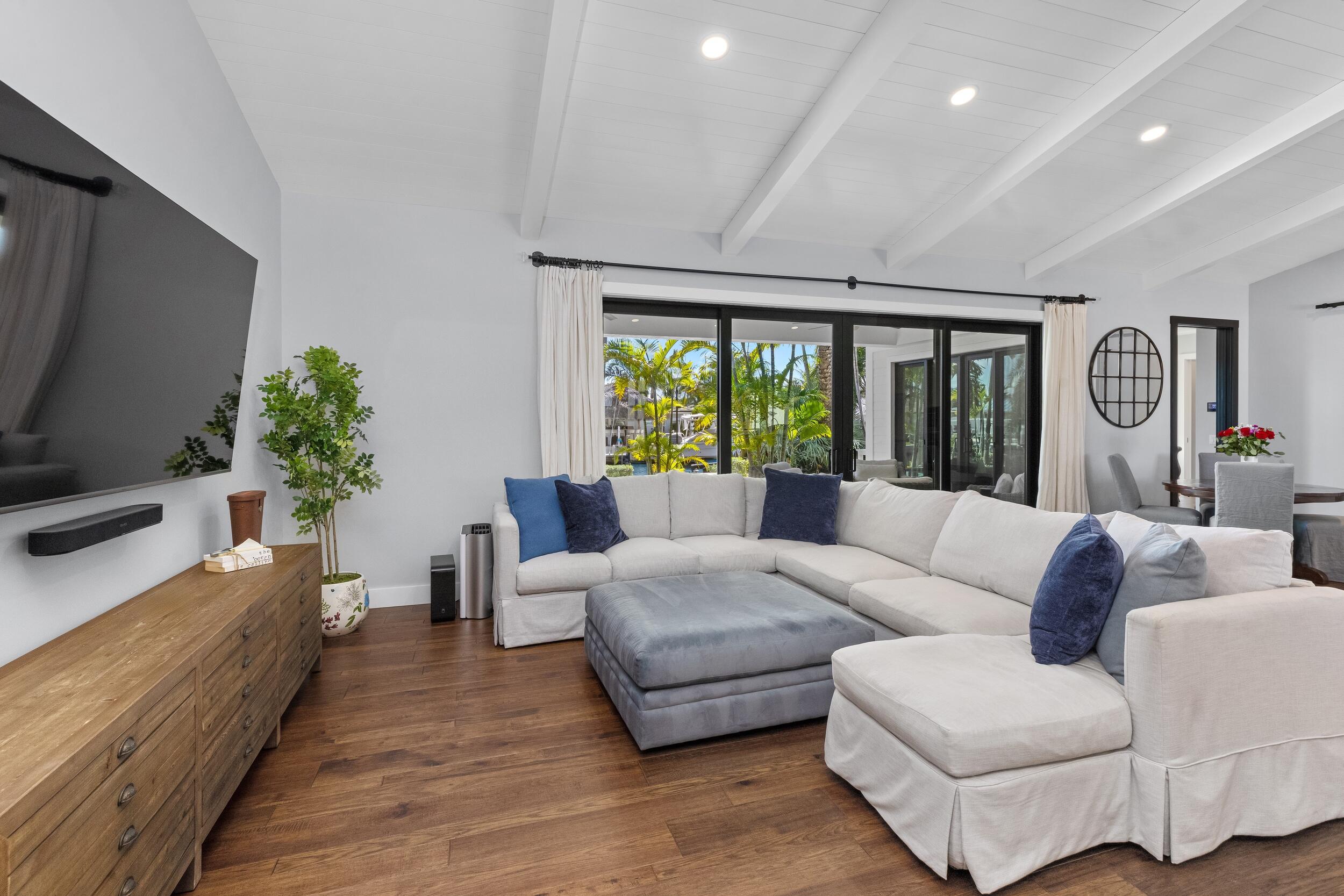 940 Greenbriar Drive