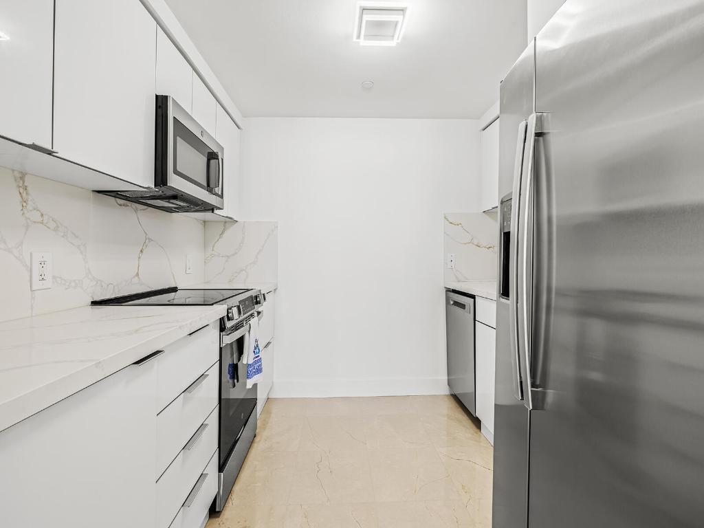 6365 Collins Avenue 1911