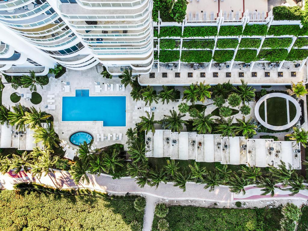 6365 Collins Avenue 1911