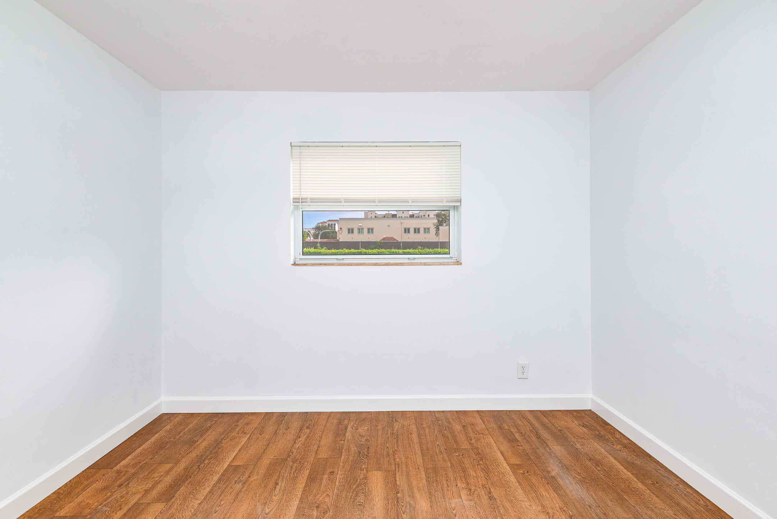 121 SW 2nd Avenue