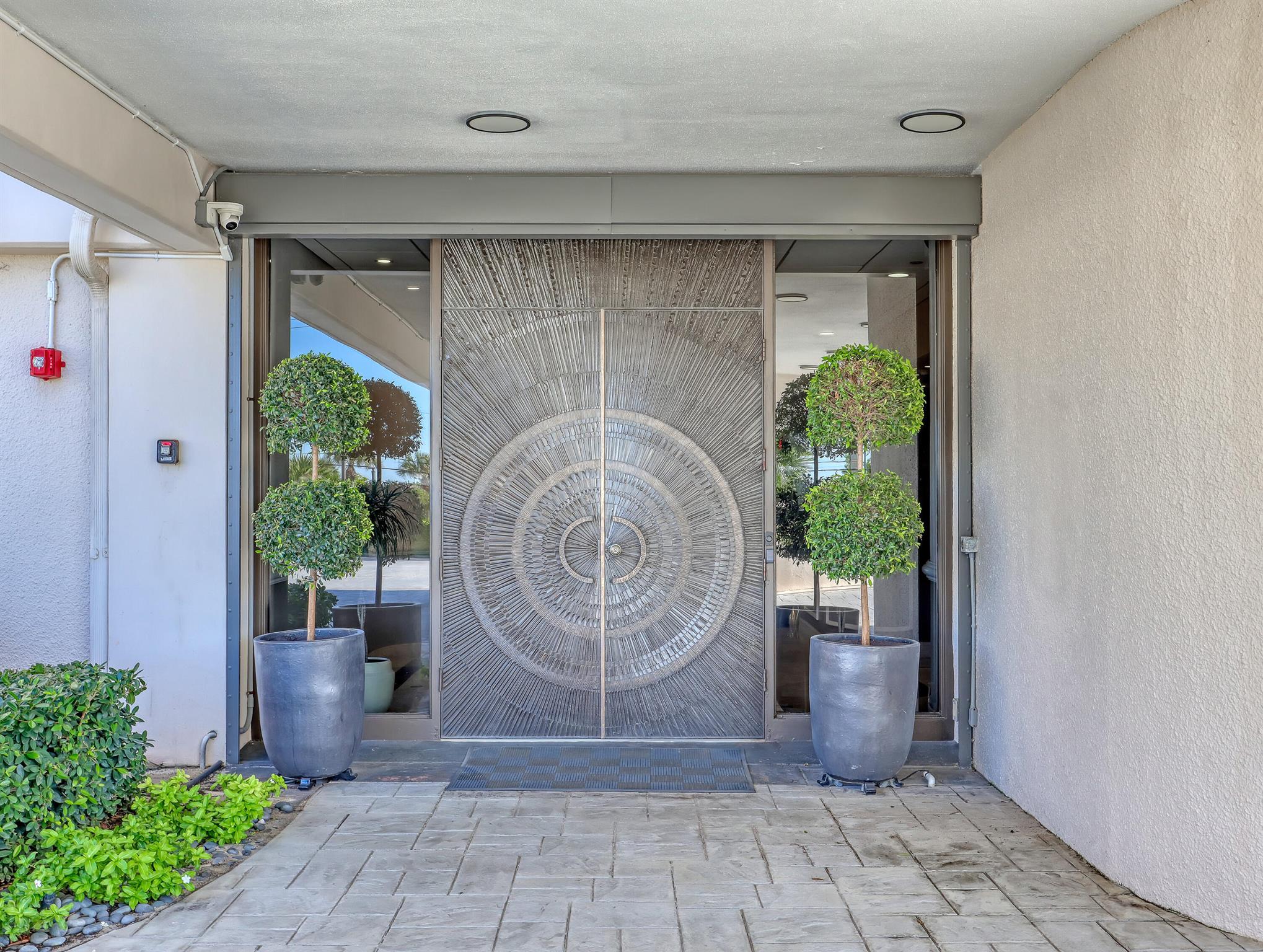 5380 N Ocean Drive 3b