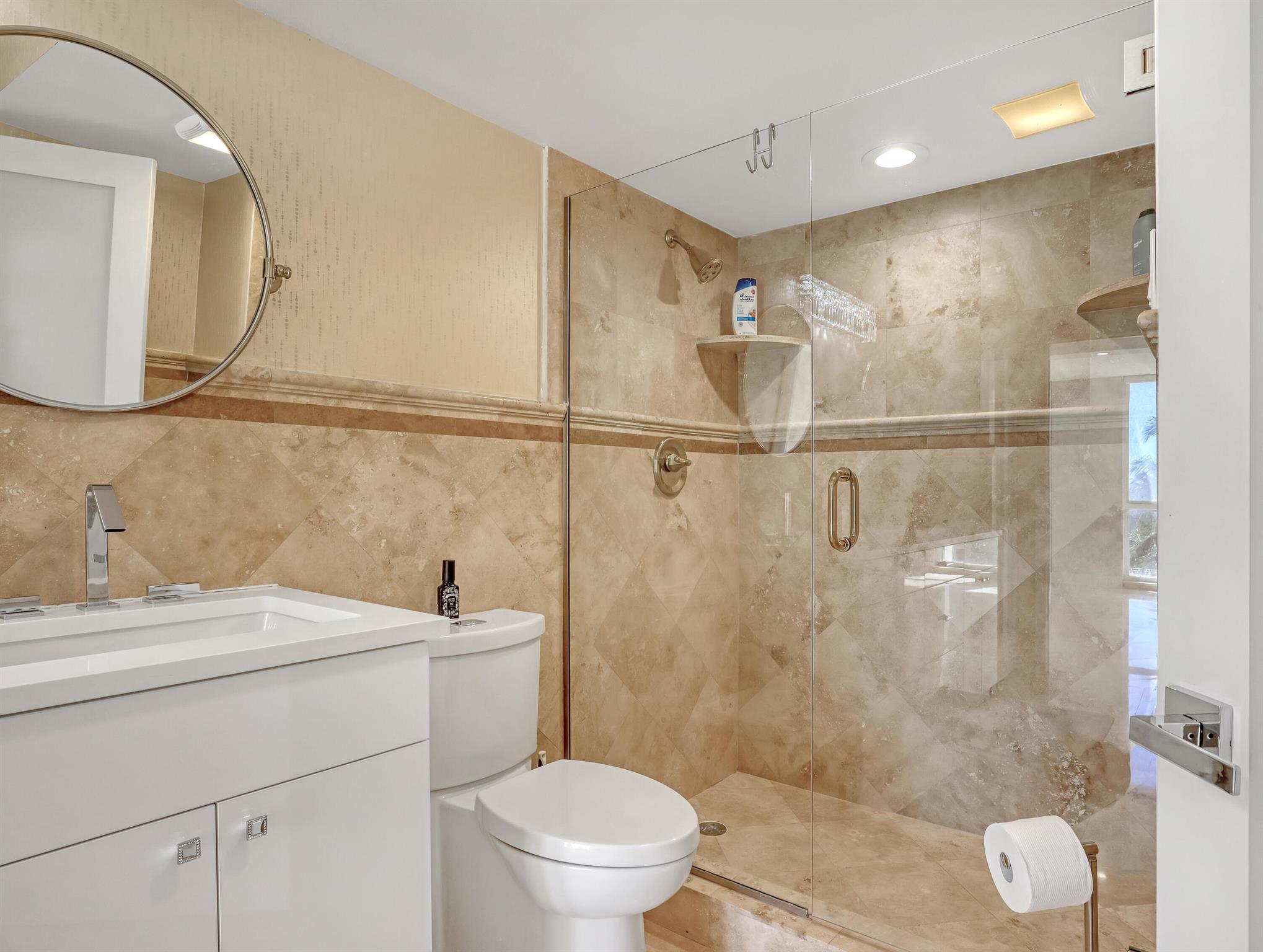 5380 N Ocean Drive 3b