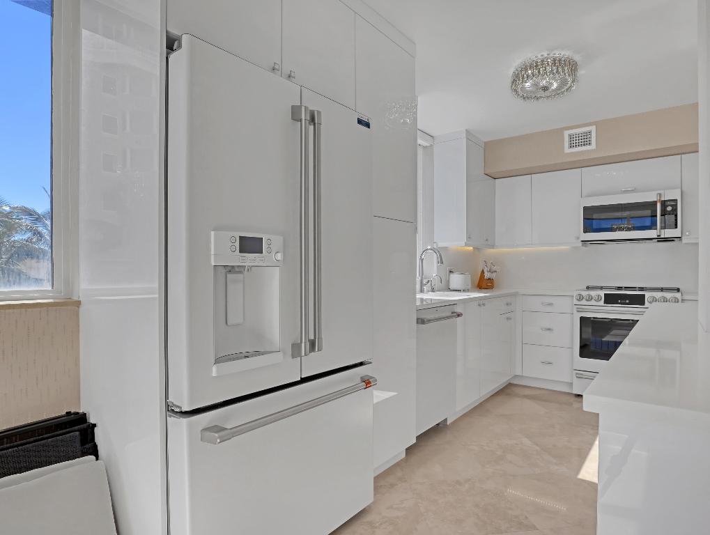 5380 N Ocean Drive 3b