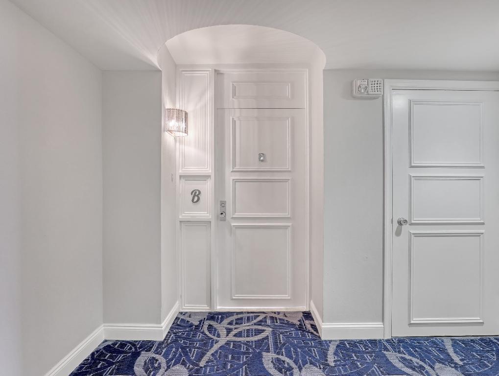 5380 N Ocean Drive 3b