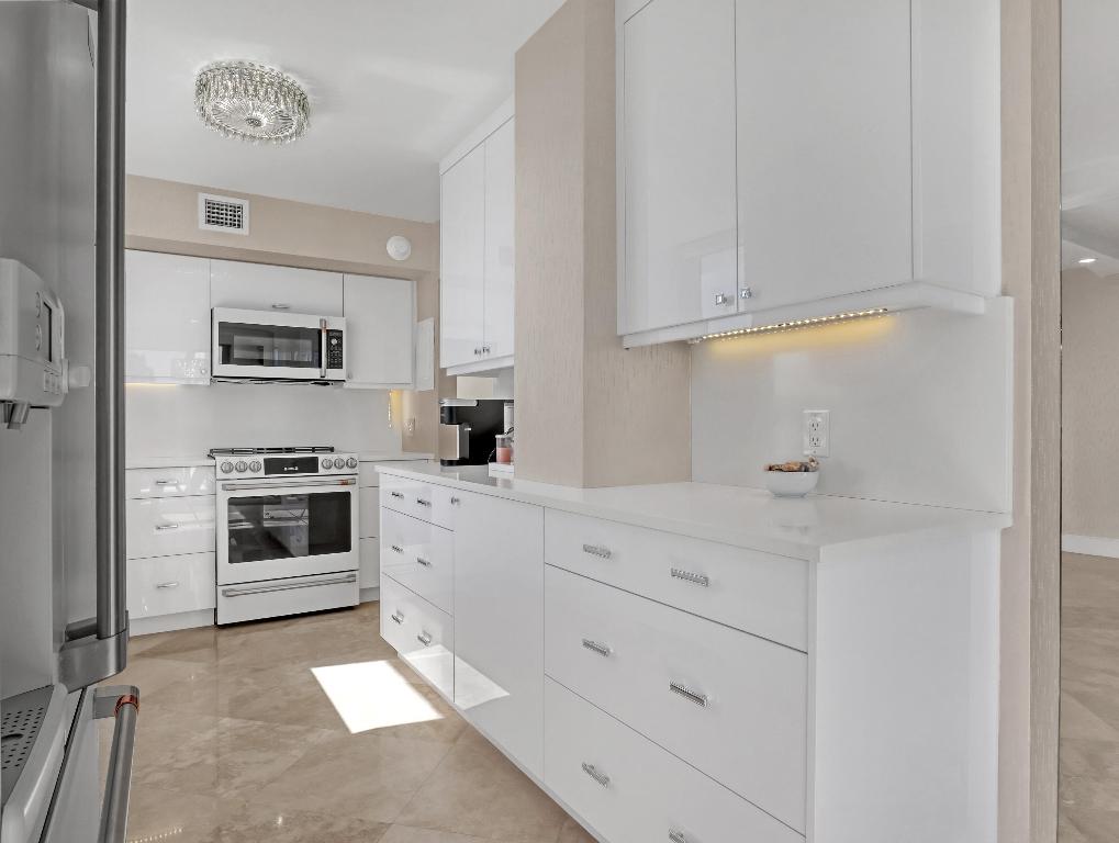 5380 N Ocean Drive 3b