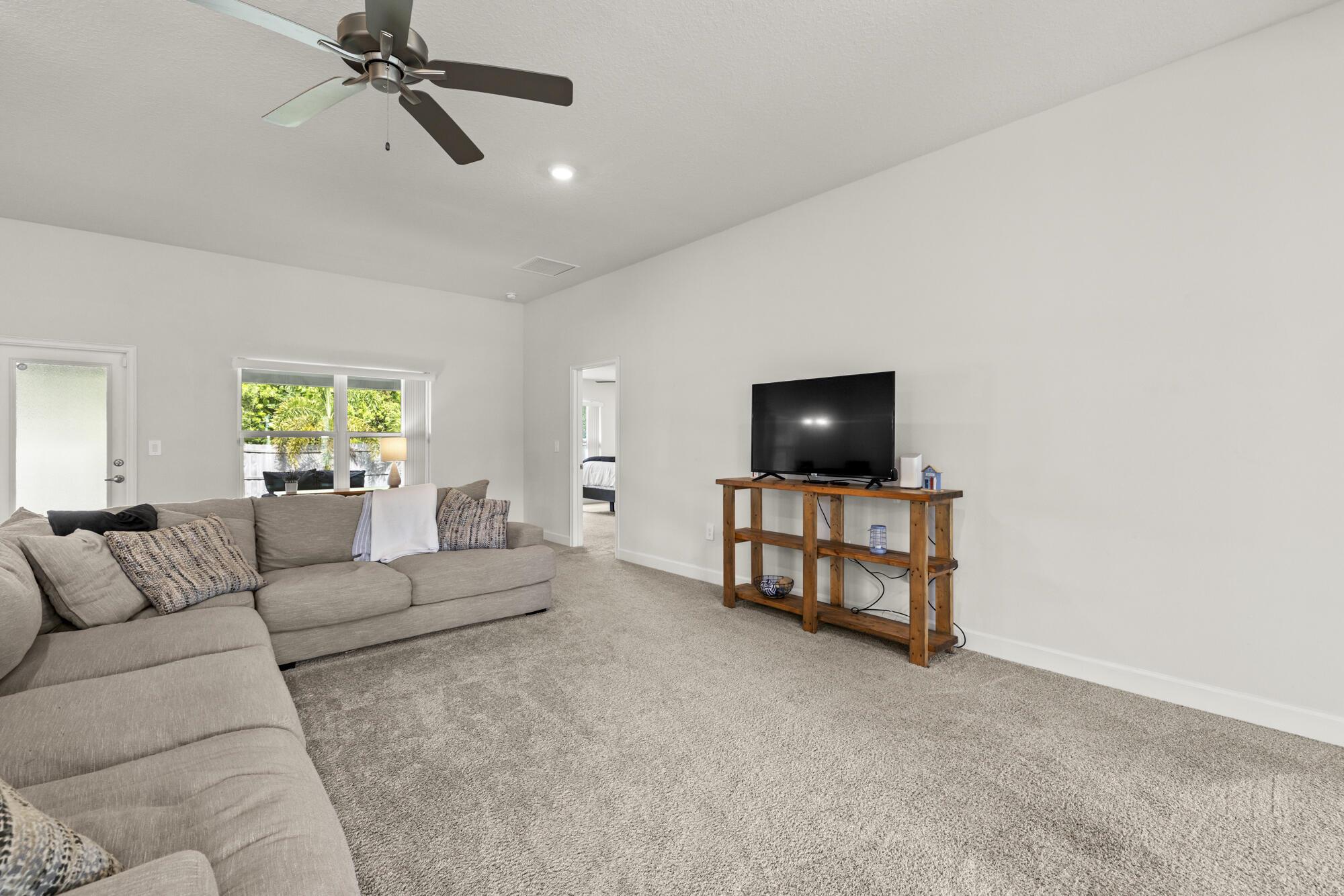 137 SW Pisces Terrace