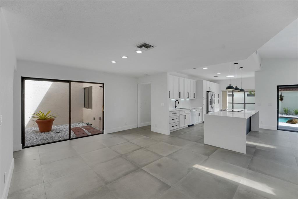 7850 Villa Nova Drive