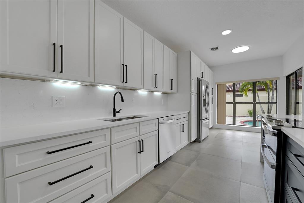 7850 Villa Nova Drive