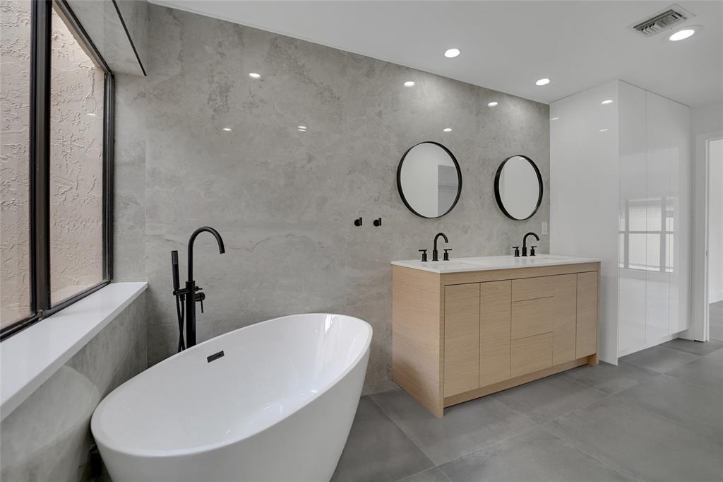 7850 Villa Nova Drive