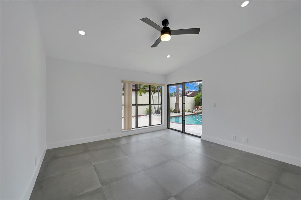 7850 Villa Nova Drive